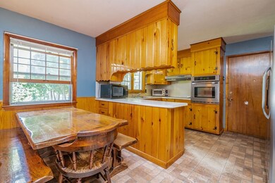 8 Squassick Rd, West Springfield, MA 01089 - photo 4