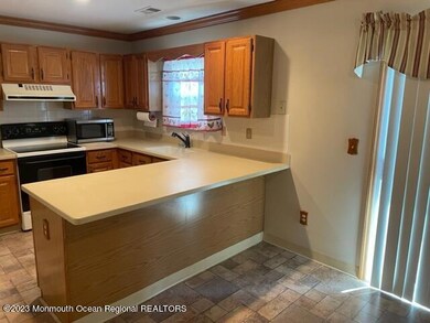 530 Petunia Ln N, Whiting, NJ 08759 - photo 4