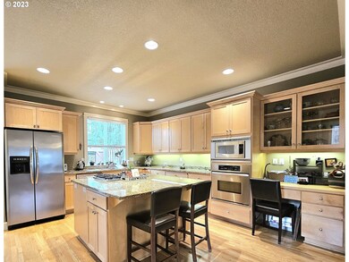 2208 Matterhorn Ct, West Linn, OR 97068 - photo 3