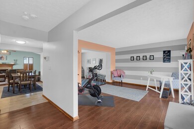 4-web-or-mls-2246-rolling-st