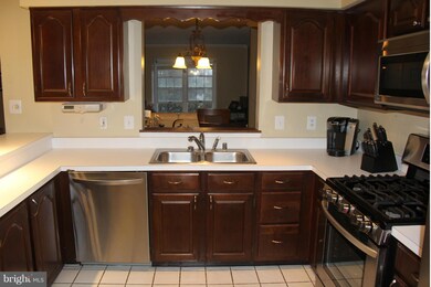 7913 Blue Gray Cir, Manassas, VA 20109 - photo 4