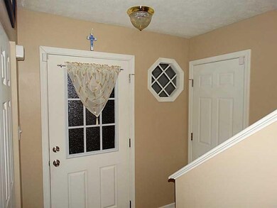 Entry/Foyer.
