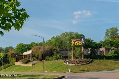 1410 Hurley Dr unit 502, Sevierville, TN 37862 - photo 5