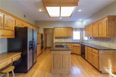 310 SW Marsh Wren St, Lees Summit, MO 64082 - photo 3