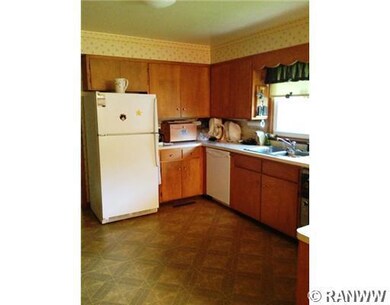 2729 Solberg Ct, Eau Claire, WI 54703 - photo 2