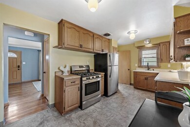 1456 Miami Dr NE, Cedar Rapids, IA 52402 - photo 6