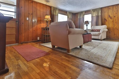 904CharlesSt-106