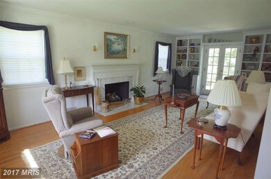 8517 Doyle Dr, Alexandria, VA 22308 - photo 2