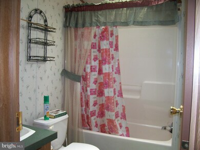 560 Cedar Tree Ln, Moorefield, WV 26836 - photo 3