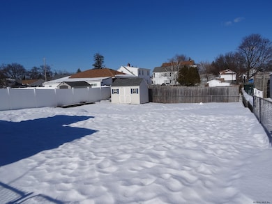 1077 Laura St, Schenectady, NY 12306 - photo 5