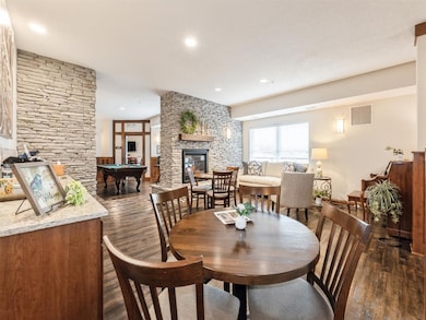 Coffee Lounge/ Sitting Room