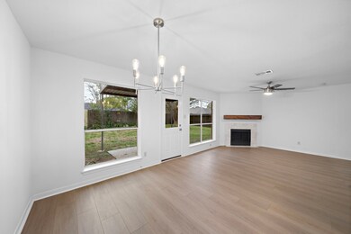 9407 Tree Bridge St, Houston, TX 77075 - photo 5