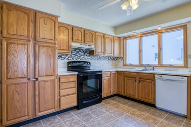 186 Clarendon Ave, Chicopee, MA 01013 - photo 7