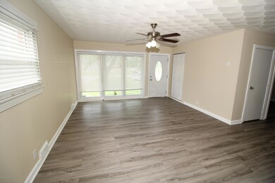 5902 E Manslick Rd, Louisville, KY 40219 - photo 4