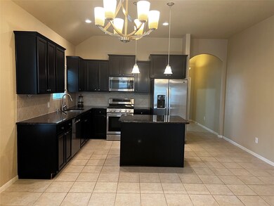 330 Kendall Crest Dr, Alvin, TX 77511 - photo 4