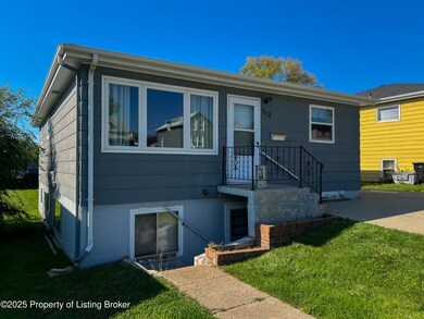 512 N 19th St, Bismarck, ND 58501 - photo 2