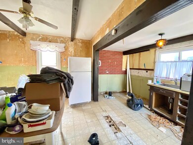 407 Seneca St, Essington, PA 19029 - photo 3