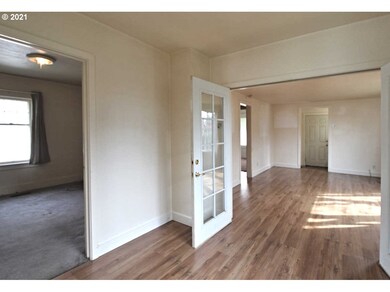 547 Oregon Way, Longview, WA 98632 - photo 4