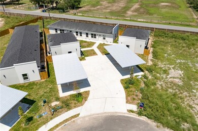 2714 Primrose Dr unit 3, Progreso Lakes, TX 78596 - photo 2