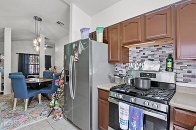 637 Desierto Bonito St, Horizon City, TX 79928 - photo 7