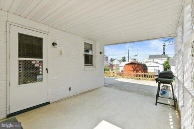 56 S 4th St, Mount Wolf, PA 17347 - photo 4