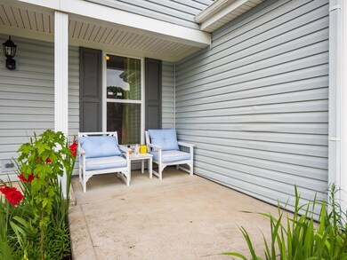 Nice front porch!
