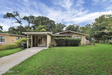 6886 Tom Thumb Dr, Jacksonville, FL 32210 - photo 3