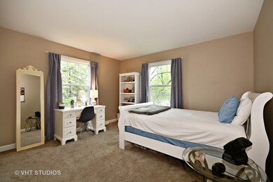 1032 N Brainard St, Naperville, IL 60563 - photo 2