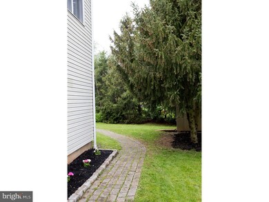 911 Shamrock Ct, Royersford, PA 19468 - photo 6