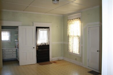 unlisted-address, Davenport, IA 52803 - photo 3
