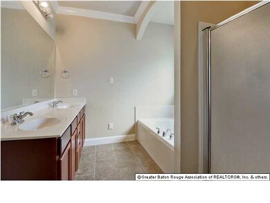 2041 HUNTERS RIDGE DR, BATON ROUGE, LA 70816