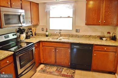 15341 Edgehill Dr, Dumfries, VA 22025 - photo 3