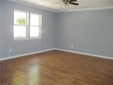 1013 Breeze Way Ct, Asheboro, NC 27203 - photo 4