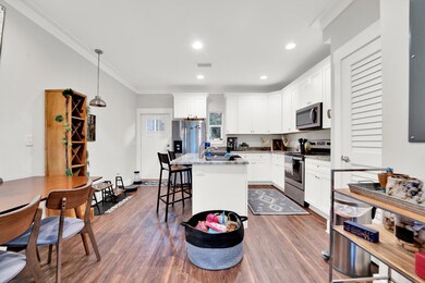 Dining/Kitchen Area