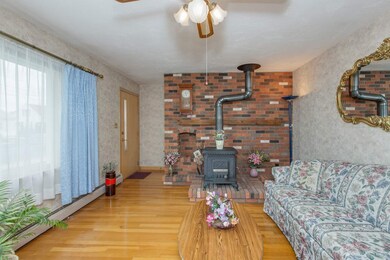 159 Maple St, Manchester, NH 03103 - photo 4