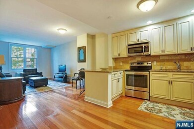 100 Alexander Way unit 132, Edgewater, NJ 07020 - photo 7
