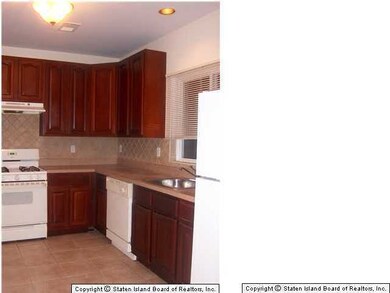 995 Victory Blvd, Staten Island, NY 10301 - photo 4