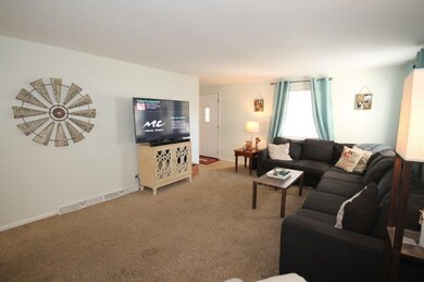 5220 Magnolia Dr, Columbus, IN 47203 - photo 6