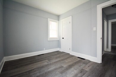 4457 N 29TH ST-06