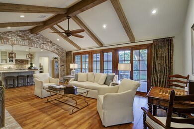 10022 Candlewood Dr, Houston, TX 77042 - photo 5