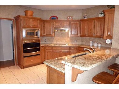 1804 Lancaster Dr, Edmond, OK 73012 - photo 4