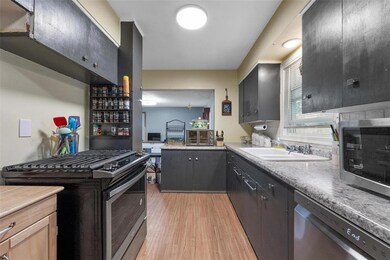 3848 Mount Vernon Rd SE, Cedar Rapids, IA 52403 - photo 4