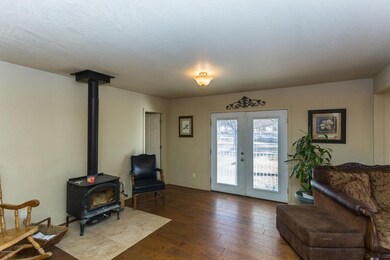 007_Living Room