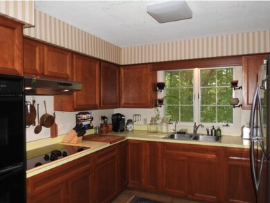 485 Putney Hill Rd, Contoocook, NH 03229 - photo 5