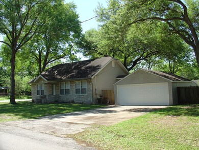 1403 Penick Rd, Waller, TX 77484 - photo 3