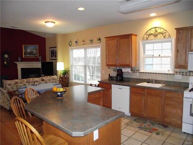 2619 Terrwood Dr W unit 6, Macungie, PA 18062 - photo 6