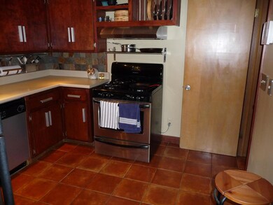 2827 Dover Rd 010