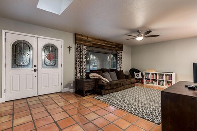 3342 W Mercer Ln - MLS-10