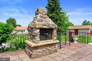 32 S Oller Ave, Waynesboro, PA 17268 - photo 4