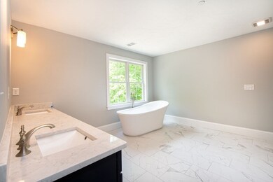 19 Manchester St, Weymouth, MA 02190 - photo 6
